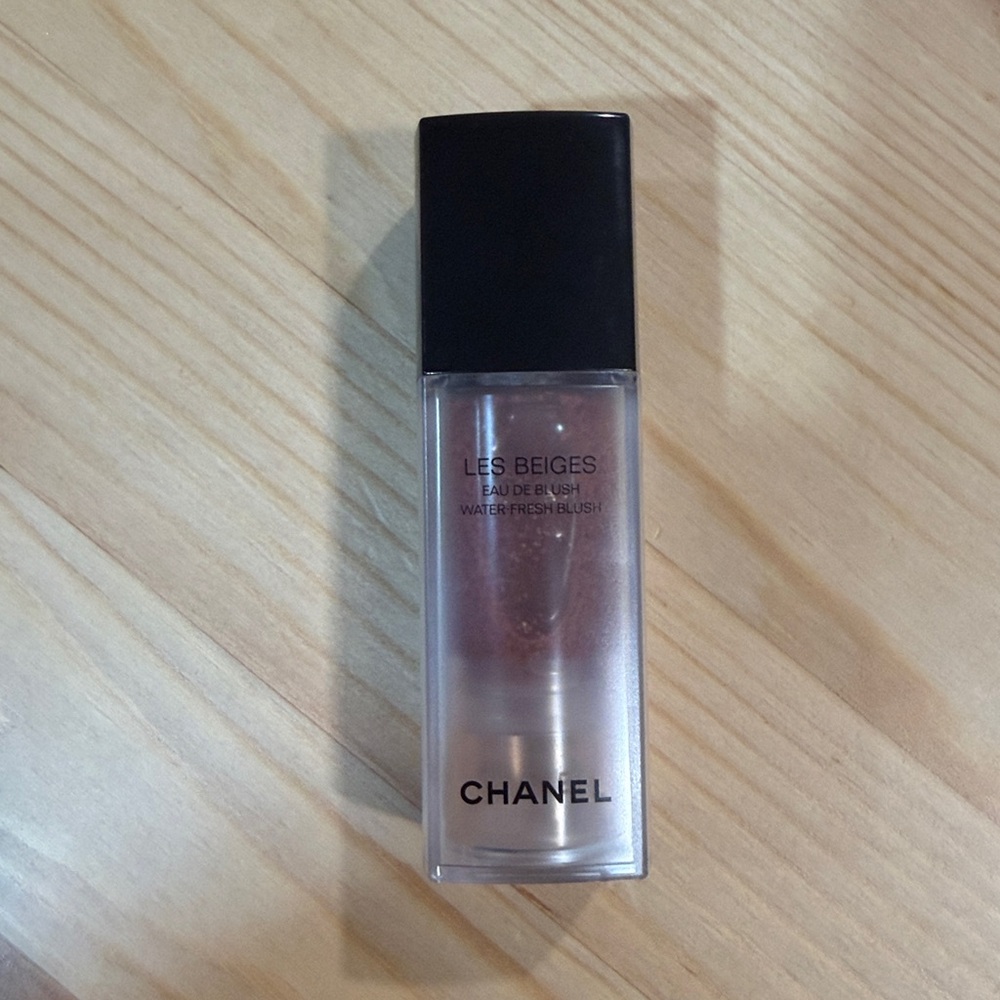 CHANEL Les Beiges Water-Fresh Blush in intense coral